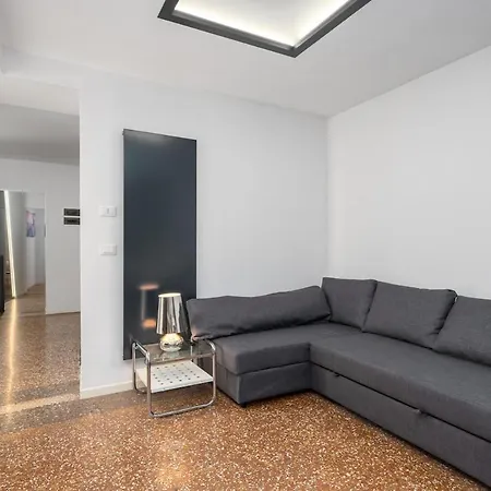 Apartament 5min Dalle Due Torri, Di Design 2 *